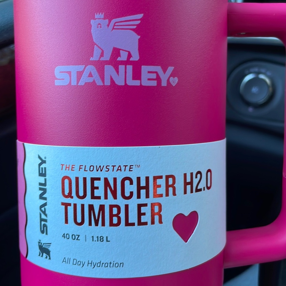 Brand new 40 ounce Stanley H2.0 Flowstate Quencher Tumbler